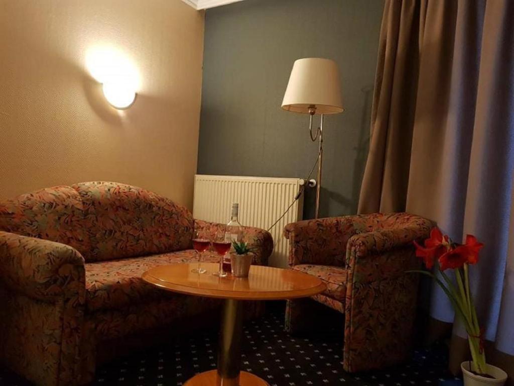 Hotel Am Park シュタットキル エクステリア 写真